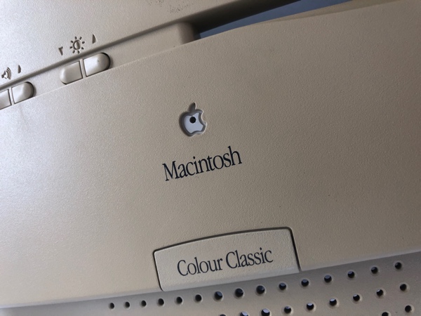 Apple Color Classic Retrobright - Logo out